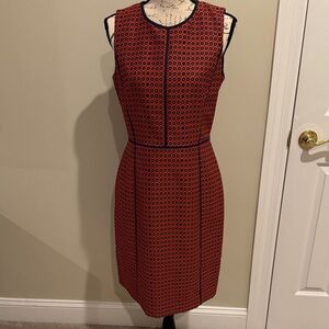 Elegant Red and Black Sleeveless Dress